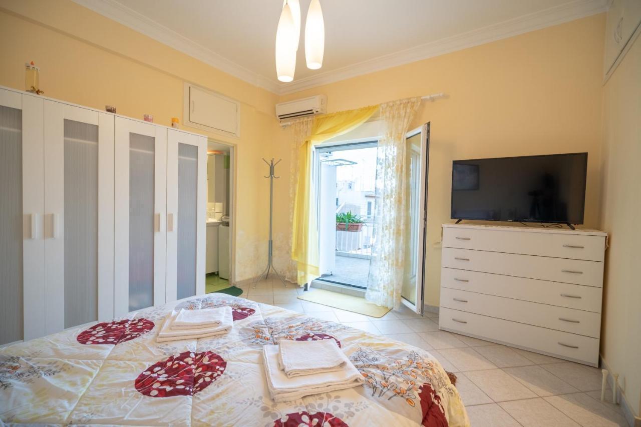 Attica Train Station 1 Bedroom 4 Pers Apartment Atene Esterno foto
